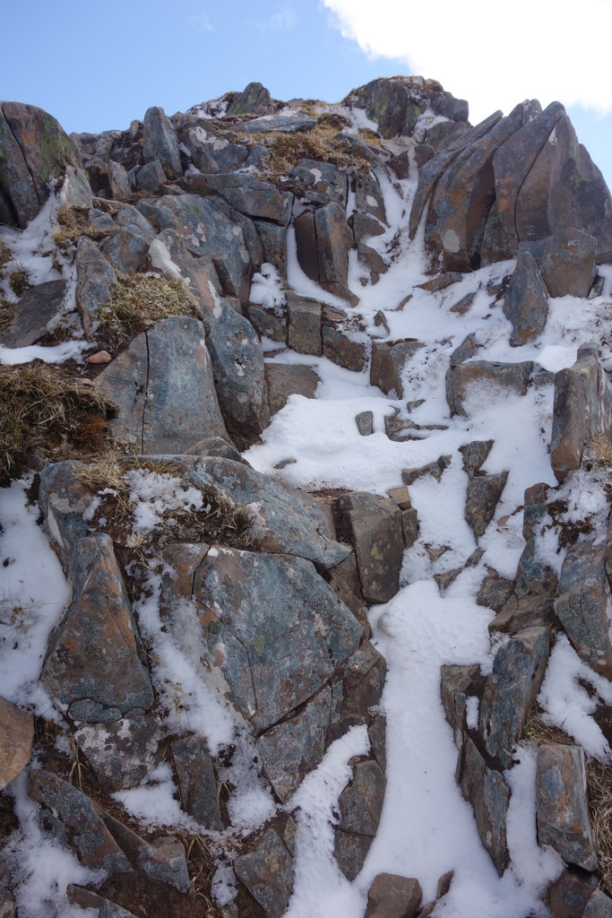 Fresh snow makes the scrambling a bit tricky