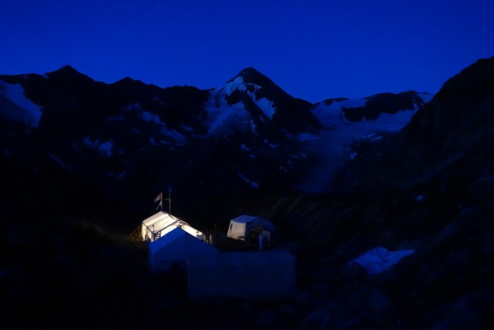The dinning tent aglow early in the morning