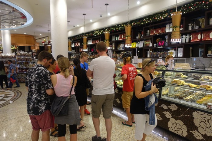 Trying to decide what to order at an Italian pasticceria