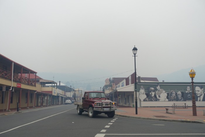 Bushfire smoke thick like fog