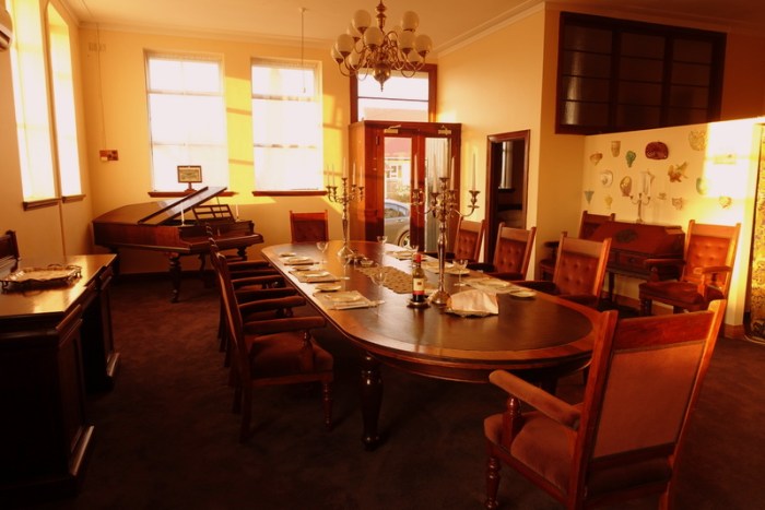 Now that's a dinner table