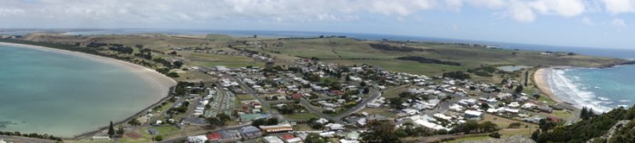 Twin bays... one windy, one calm
