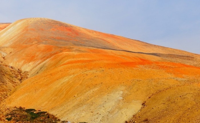 Edziza Spectrum Range Traverse